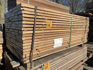 Ca. 133x Ipé hardhouten planken fijnbezaagd , 27x130mm, lengte 185cm